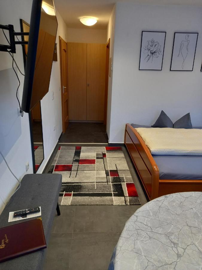 Cafe Und Pension Ringer Vilseck Extérieur photo